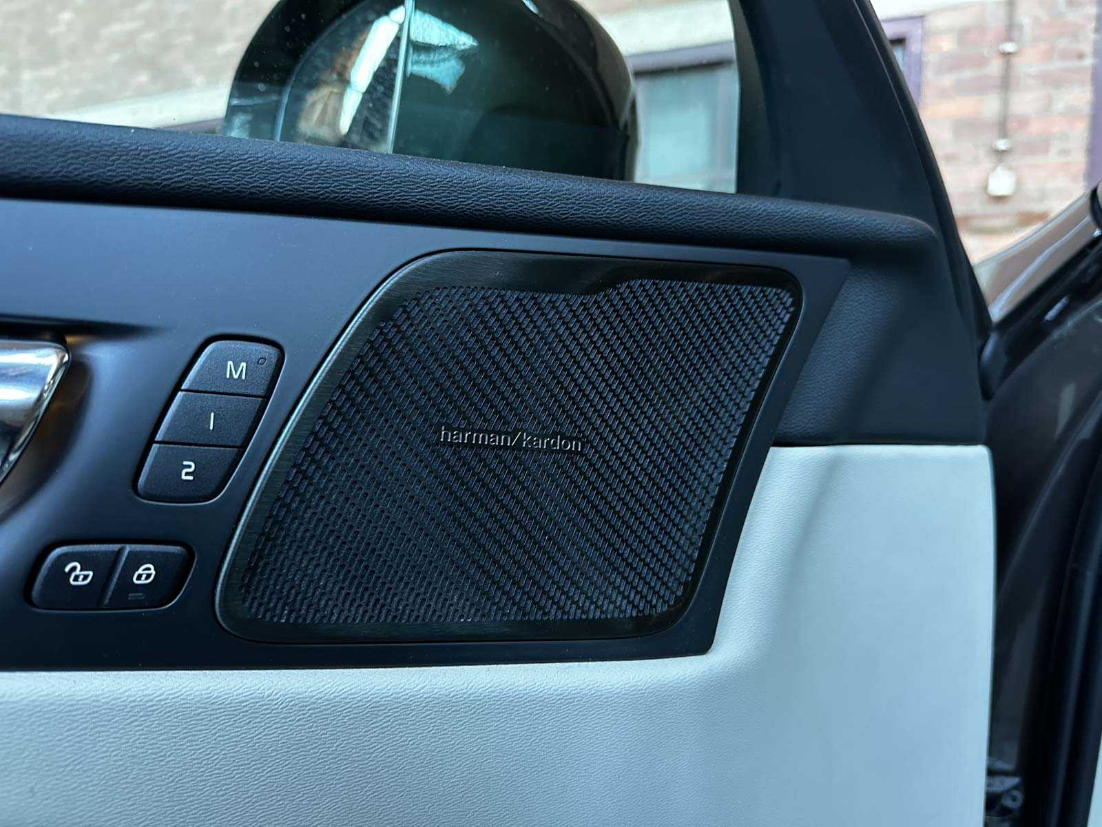 Volvo XC60 2.0 T8 Twin Engine AWD Inscription R-Design 303pk 2019, R-244-TZ