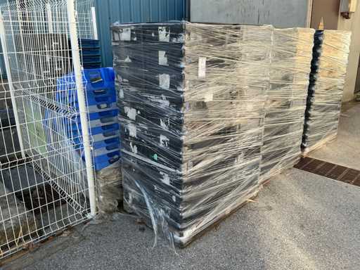 Charge von Plastikboxen