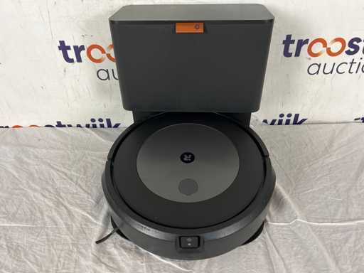 iRobot® Roomba® j7 - Robot Vacuum Cleaner 