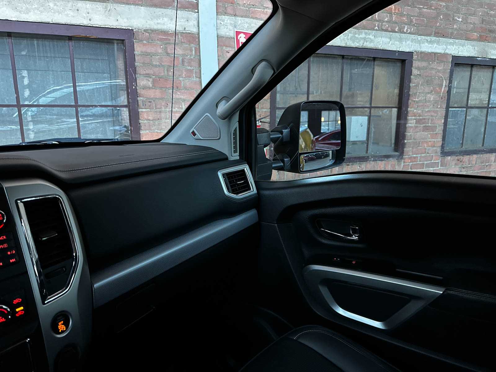 Nissan Titan PRO-4X 5.6 V8 396pk 2018