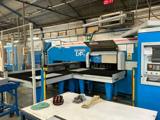 1999 FINN-POWER LP 6 SBTU Kombinierte Laserschneid- und Stanzmaschine