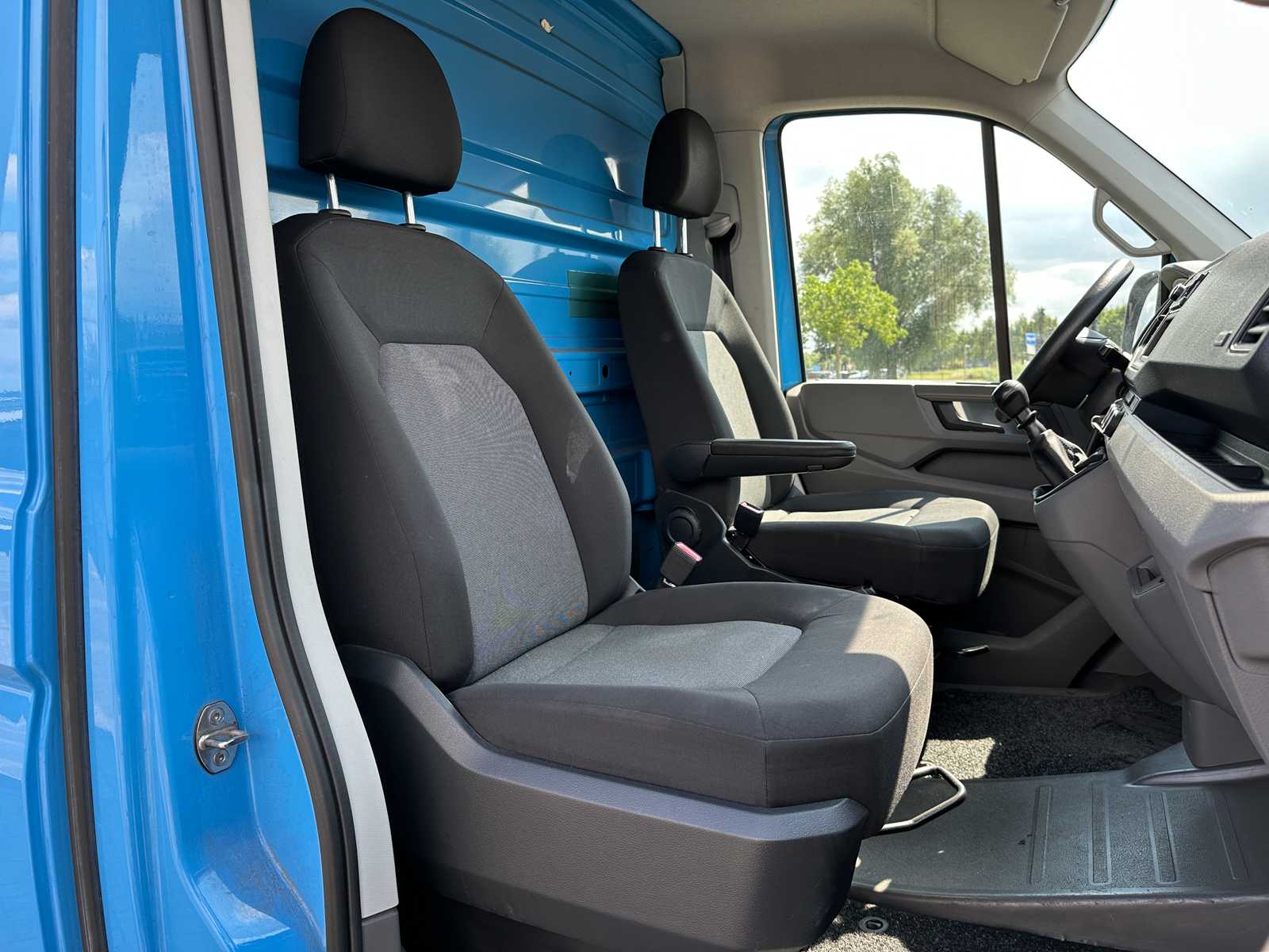 Volkswagen Crafter 35 2.0 TDI L4 Trendline Bakwagen 102pk 2019 (Origineel-NL + 1e eigenaar), VBP-02-S