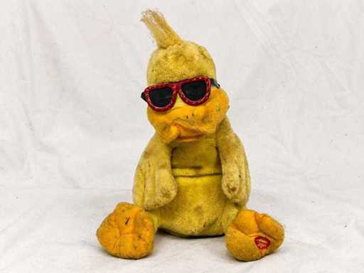 Anatra di peluche con occhiali da sole