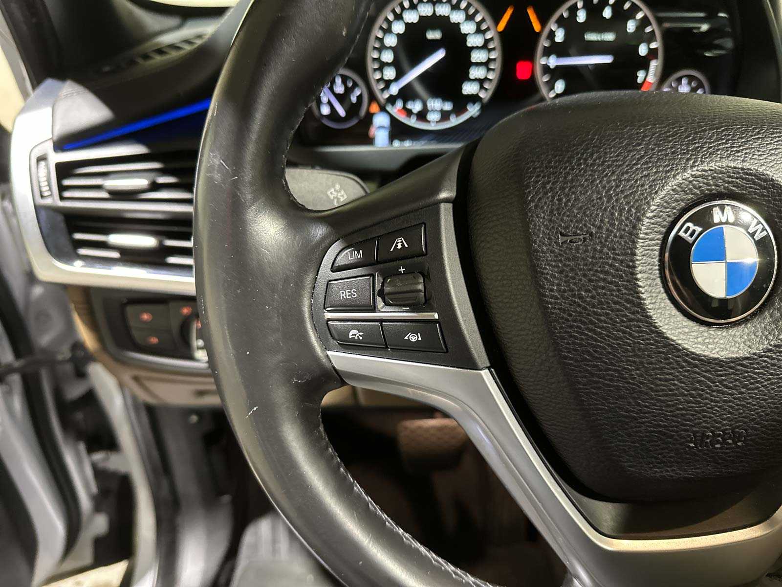 BMW xDrive40e iPerformance High Executive -individual- F15 313pk 2016, R-711-DS