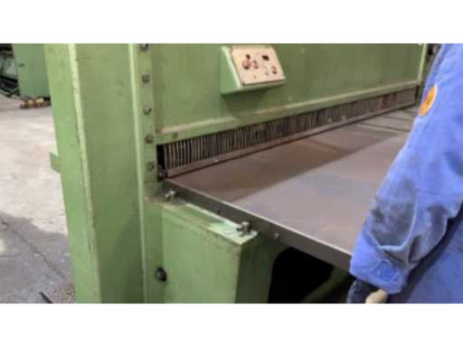 498afa42-12b3-4a72-847f-c0b2818e93fe.mp4