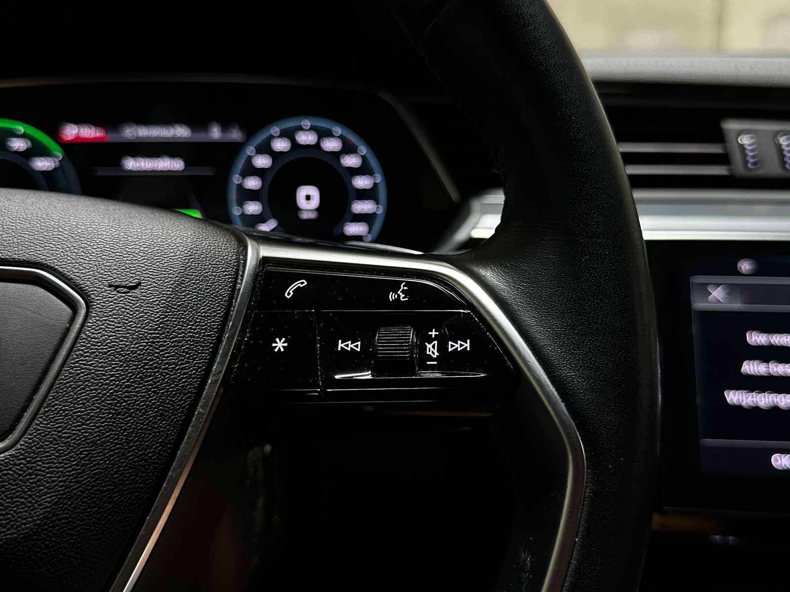 Audi e-tron Sportback 55 quattro edition 95 kWh 408pk 2022 (Origineel-NL + 1e eigenaar), P-835-GD