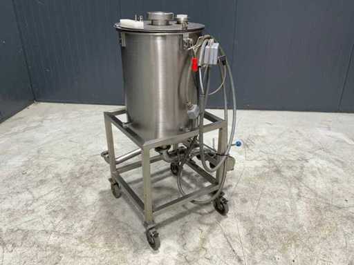 Rvs doseertank verrijdbaar