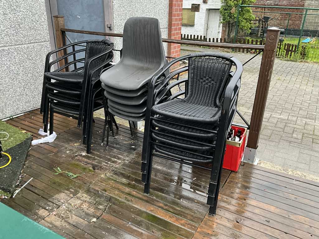 Various patio chairs (14x)