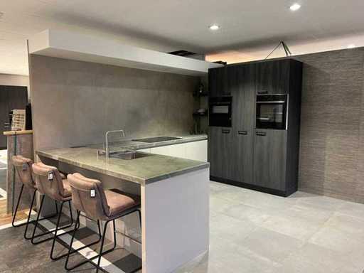 (Showroom) kitchens, appliances and accessories
