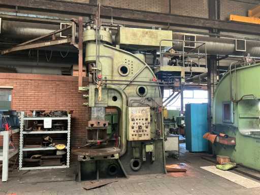 Kalker C-frame press 247 Ton