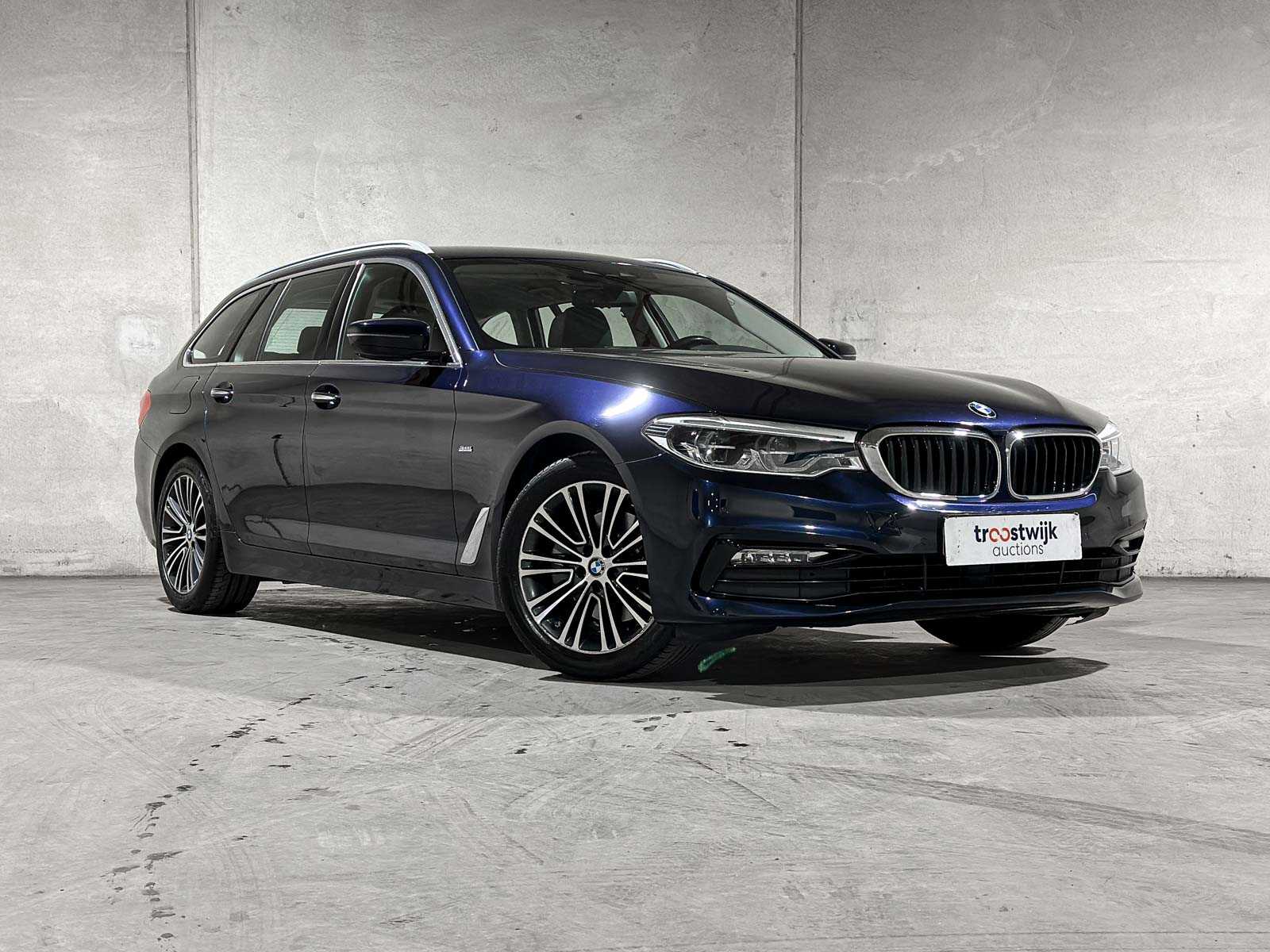 BMW 520i Touring High Executive Sport-Line 5-serie 184pk 2019, XG-208-V