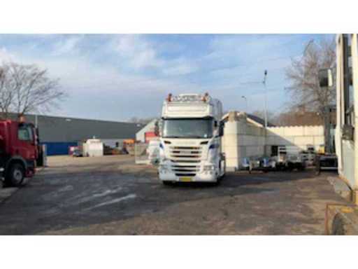 77a4a02c-e25d-48d8-a631-ce044d691285.mp4