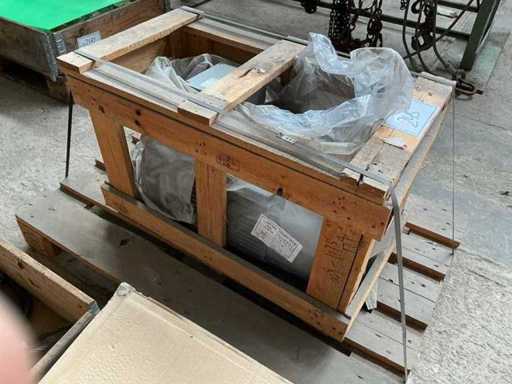 Silnik elektryczny FCM 180 L-4 B5 -22 kW