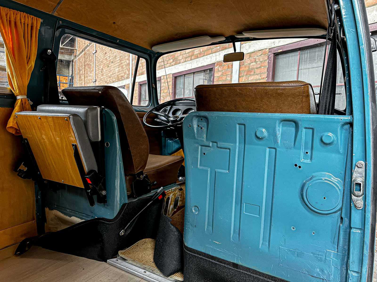 Volkswagen 23-517 Camper 1973, 07-YB-44