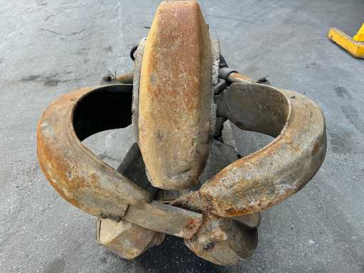 Hydraulischer Polypengreifer