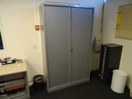 Roller door cabinet (2x)