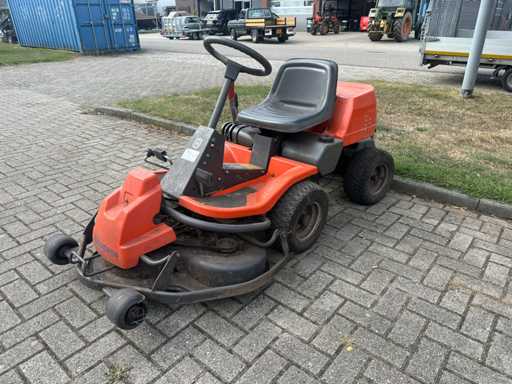 Husqvarna - cavalier - tondeuse à cheval