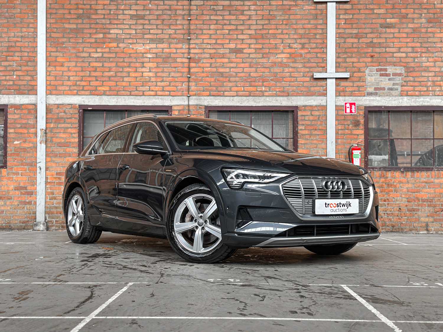 Audi e-tron 50 Quattro Launch Edition 71 kWh 313pk 2020 (Origineel-NL & 1e Eigenaar), J-840-LR