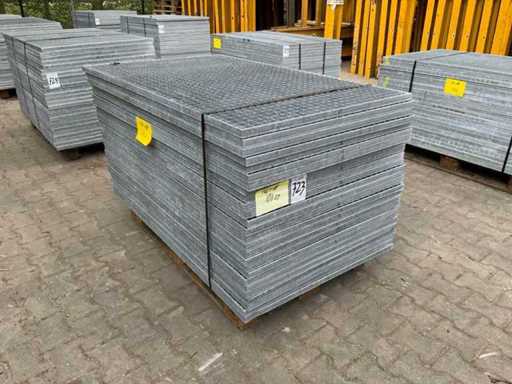 Steel slatted floor 1400x880mm (26x)