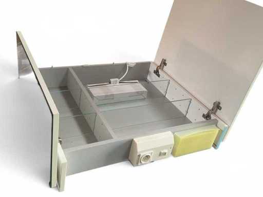 Sanijura Mirror Cabinet 90x65cm with lighting