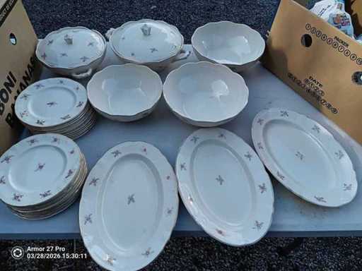 service en porcelaine dont 1 LIMOGES