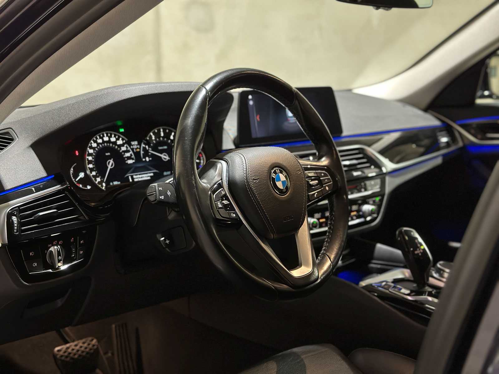 BMW 520i Touring High Executive Sport-Line 5-serie 184pk 2019, XG-208-V