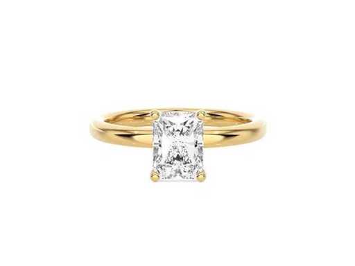 18 Karaat gouden ring met een 2,46 ct radiantvormige diamant