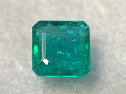Emerald - 4.04 carat genuine natural emerald