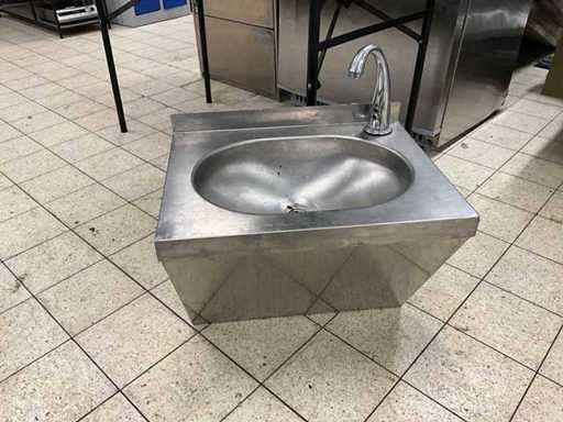 Évier en acier inoxydable GastroParts avec robinet capteur