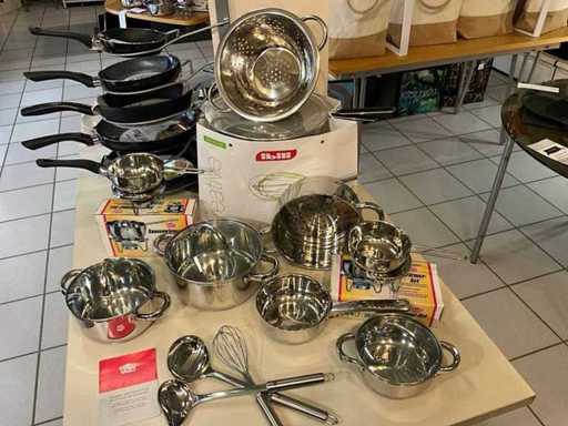 Various kitchen utensils GSW