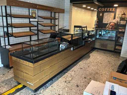 Comptoir complet avec vitrines