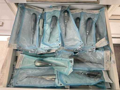 Partij steriel verpakte tandheelkundige extractie-instrumenten