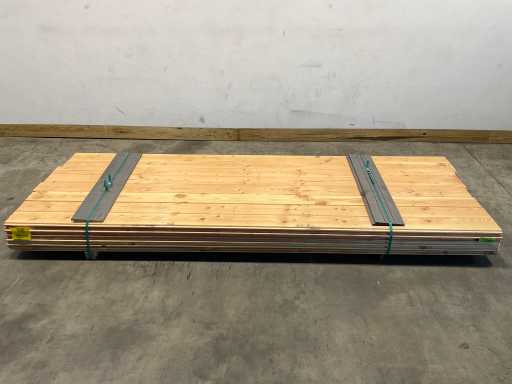 Profilo della capanna in tronchi Douglas con assi piante 300x14,5x2,8 cm (50x)