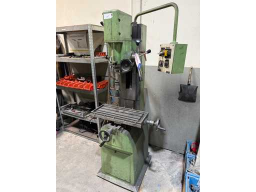 MODIG UM 3008 Boor- en freesmachine
