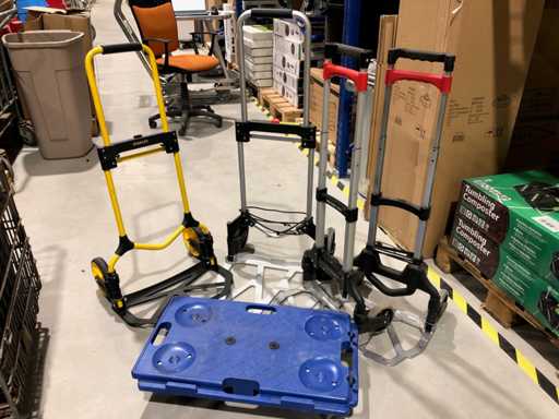 Carrello a mano (4x) e 1 carrello