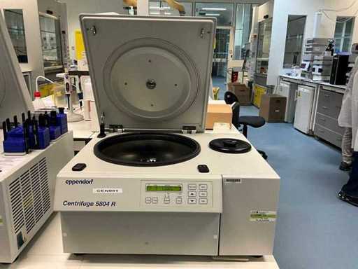 EPPENDORF 5804 R Refrigerated Centrifuge