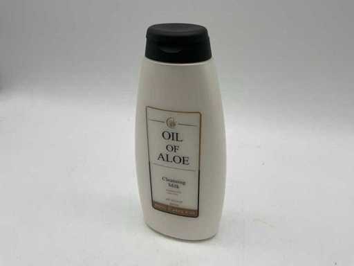 Oil of Aloe Make up remover 400 ml (100x)
