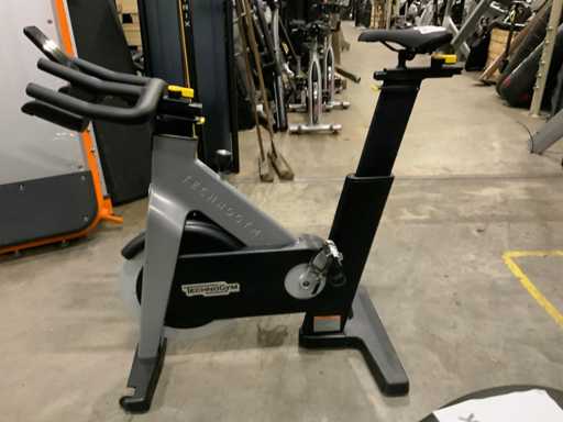 Technogym Groupcycle conectează Spinningbike