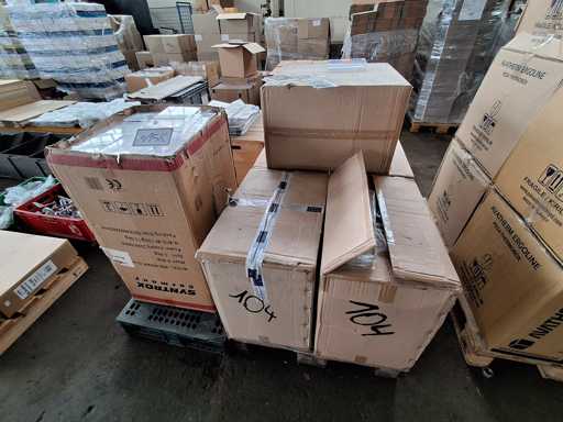   2 pallets of plastic boxes