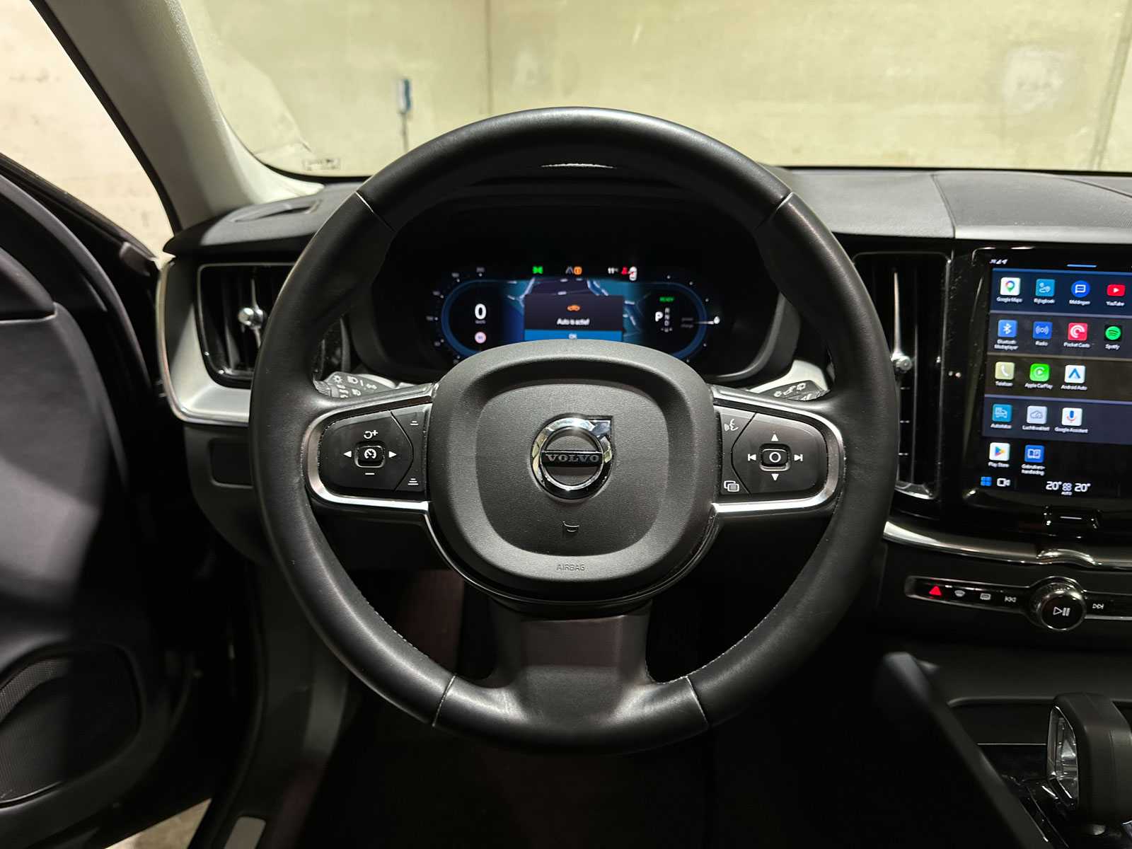 Volvo XC60 2.0 T6 Plug-in hybrid AWD Core Bright 253pk 2027 (Origineel-NL+1e eigenaar), S-190-RP