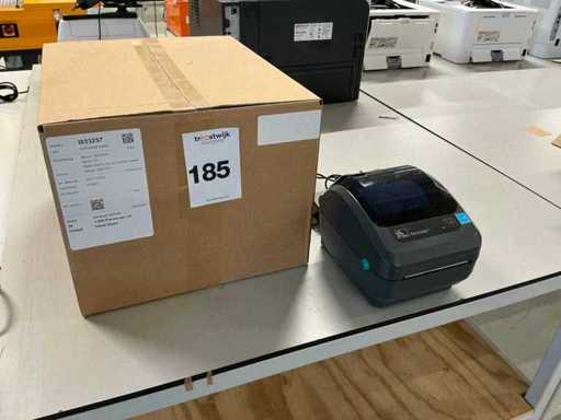 Imprimantă de etichete Zebra GK420d cu etichete