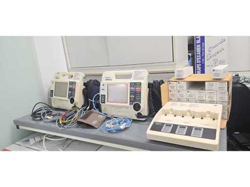 Medtronic - Lifepak 12 - Defibrillators (2x)