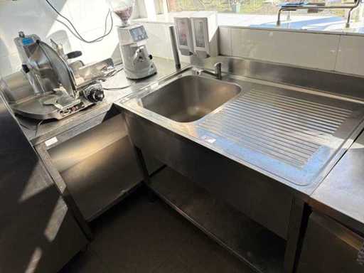 Spoeltafel met spoelbank