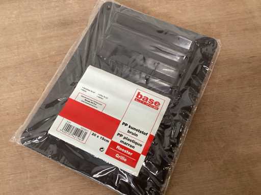 Base louvered grille 20x15 cm plastic brown (67x)