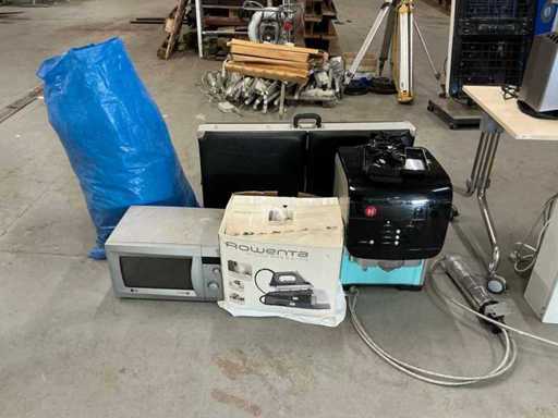 Macchina del caffè e oggetti per la casa