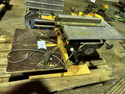   Zug- und Tischkreissäge