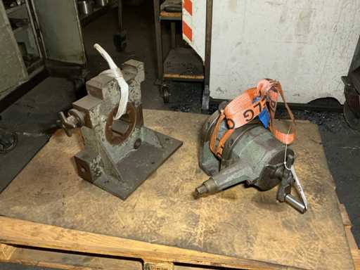 Accessories for milling machines