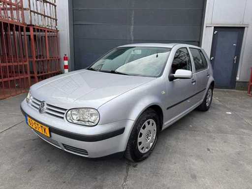 Volkswagen Golf 1.6 Automatic 63-ST-TK
