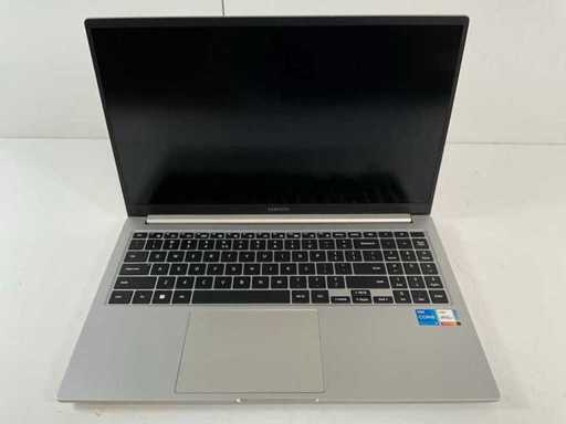 Samsung 750XED 15,6", Core(TM) i5 12. generacji, 8 GB RAM, 256 GB NVMe Laptop