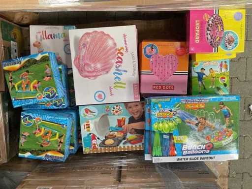 Party toys for in/out pool (32x)